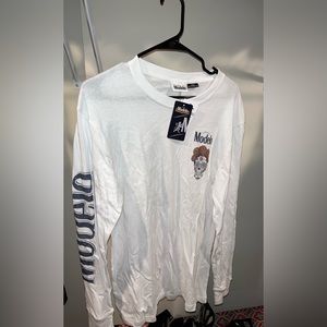 Modell Long Sleeve Graphic T-Shirt